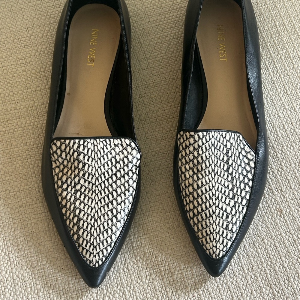 Nine West Black and White snakeskin flats size 10